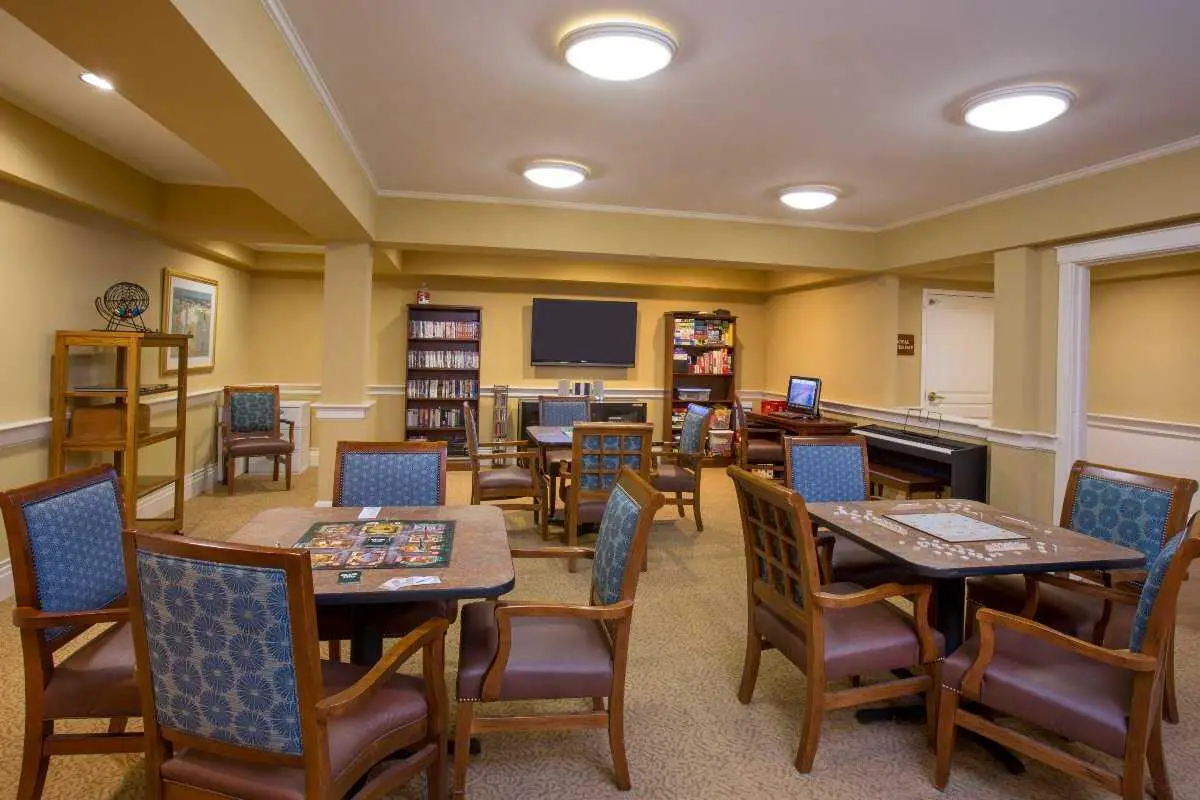 Photo of Bay Square at Yarmouth, Assisted Living, Memory Care, Nursing Home, Yarmouth, ME 10