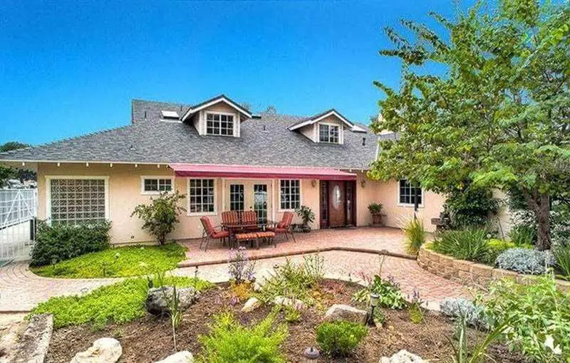 Photo of A Paradise in the Valley, Assisted Living, Northridge, CA 3
