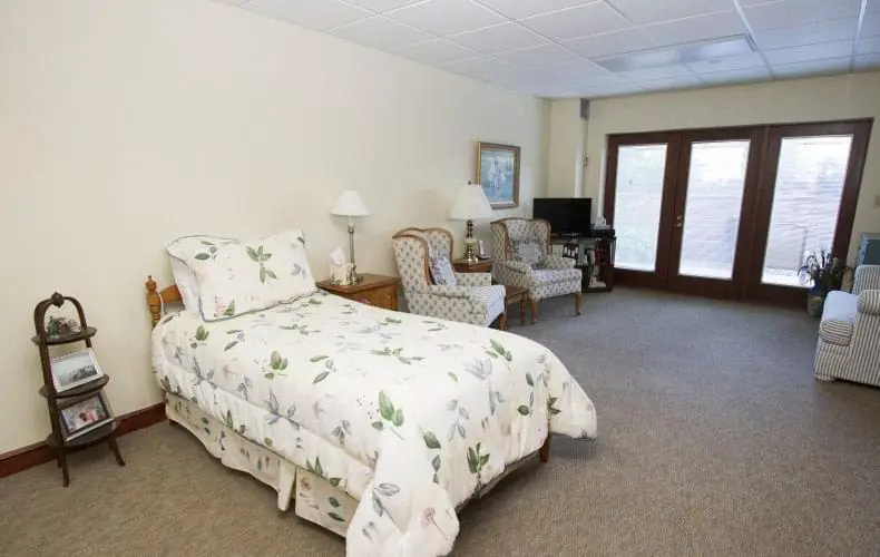 Photo of Amherst Manor Retirement Community, Assisted Living, Nursing Home, Independent Living, CCRC, Amherst, OH 6