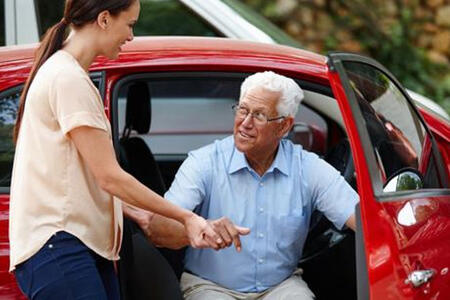 Top 5 Car Shipping Tips for Seniors 