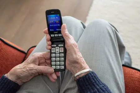 Guide to Cell Phones for Seniors