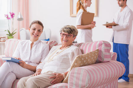 4 Ways to Keep Your Elderly Loved One Happy in a Nursing Home