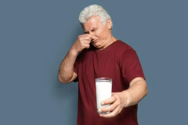 5 Dairy Alternatives For Seniors With Lactose Intolerance