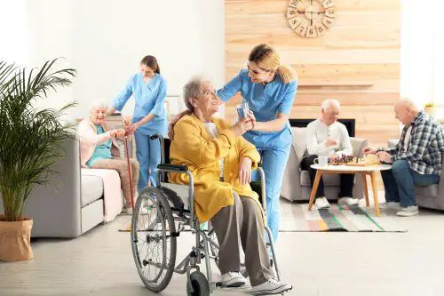 Personal Care Vs In-Home Care: Which Is Better For Senior Patients?