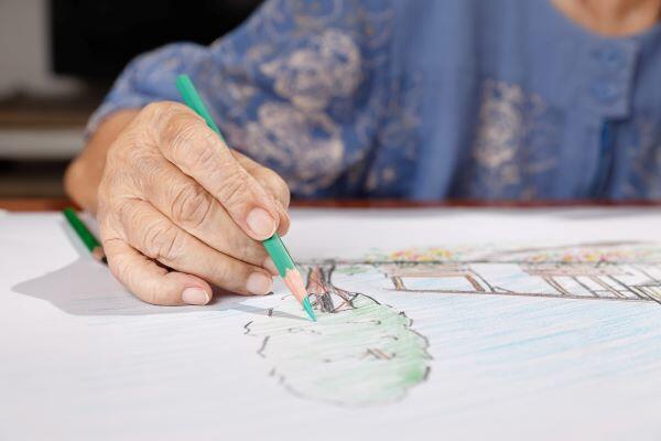 5 Fun Senior Crafts to Do Together - Caregiverology