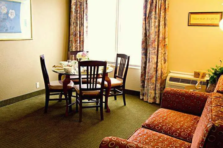 Photo of Lamplight Inn of Fort Wayne, Assisted Living, Fort Wayne, IN 2