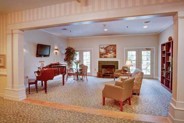 Photo of The Pointe at Kirby Gate, Assisted Living, Memphis, TN 4