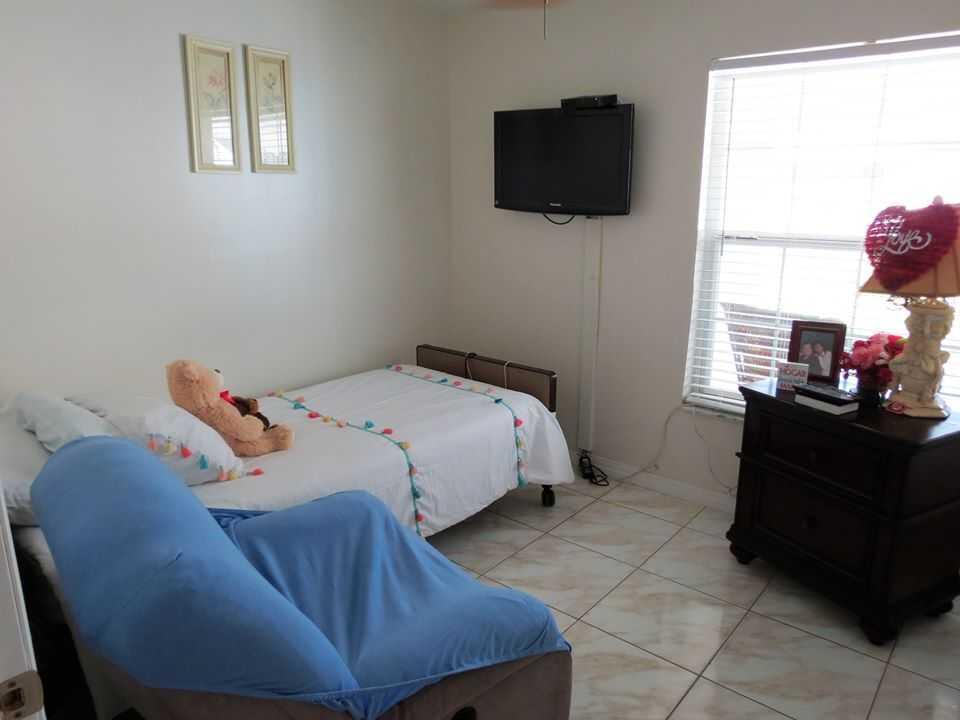Photo of La Gloria Assisted Living Facility, Assisted Living, Tampa, FL 4