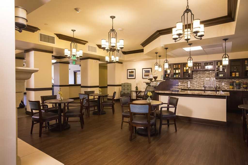 Photo of The Pointe at Summit Hills, Assisted Living, Bakersfield, CA 15