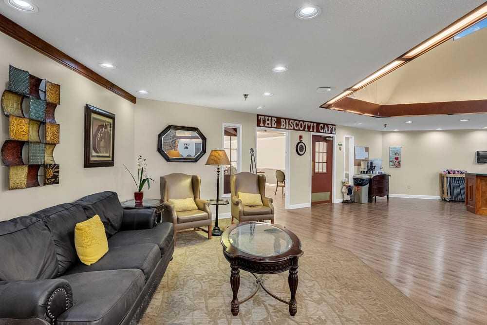 Photo of Forest Oaks of Spring Hill, Assisted Living, Spring Hill, FL 5