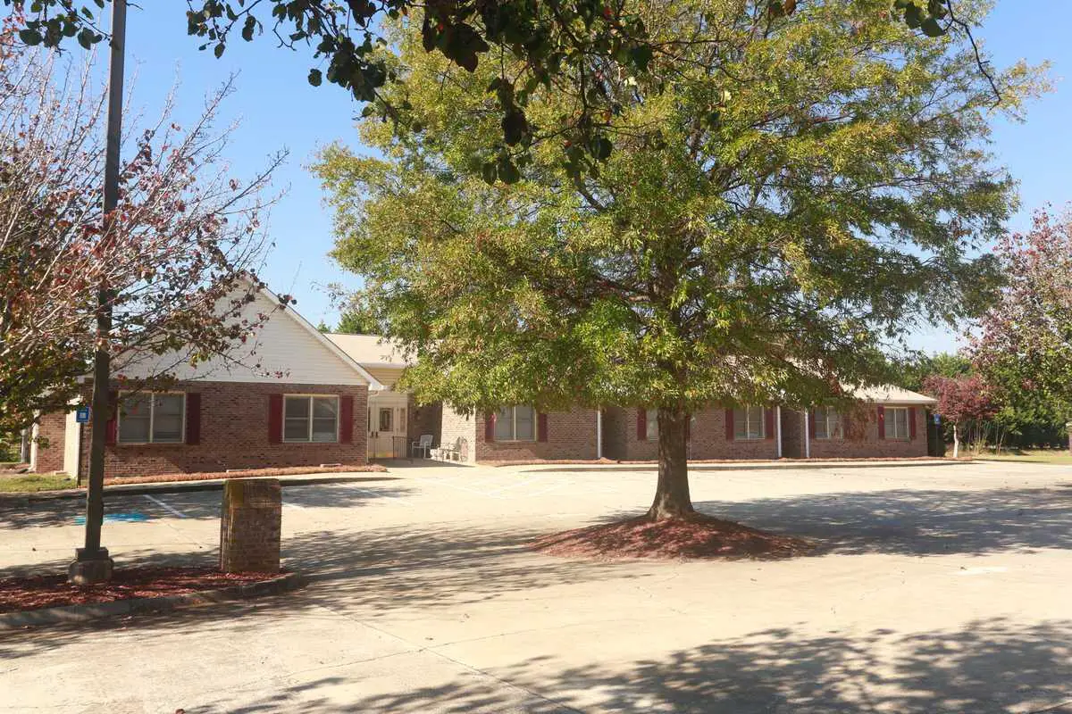 Photo of Colonial Gardens, Assisted Living, Warner Robins, GA 5