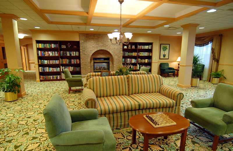Photo of Alden Gardens of Waterford, Assisted Living, Aurora, IL 3