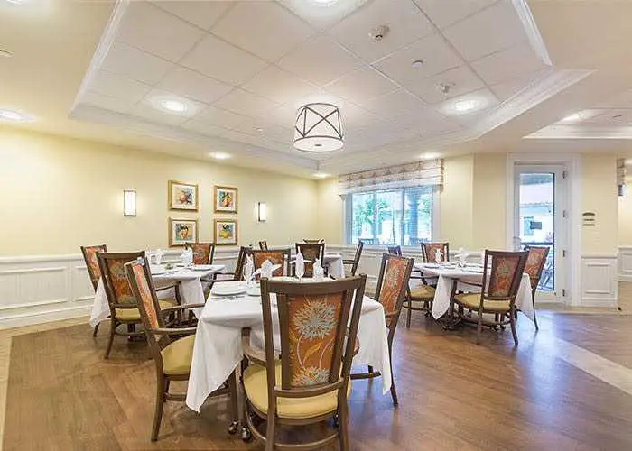 Photo of Discovery Village at Palm Beach Gardens, Assisted Living, Palm Beach Gardens, FL 10