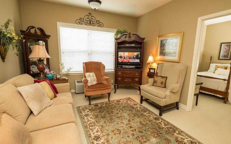 Photo of Oak Pointe of Neosho, Assisted Living, Memory Care, Neosho, MO 2