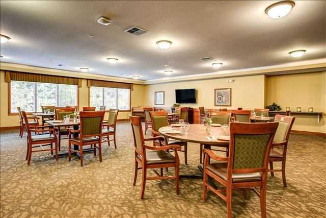 Photo of Autumn Glen Senior Living, Assisted Living, Memory Care, Coon Rapids, MN 3