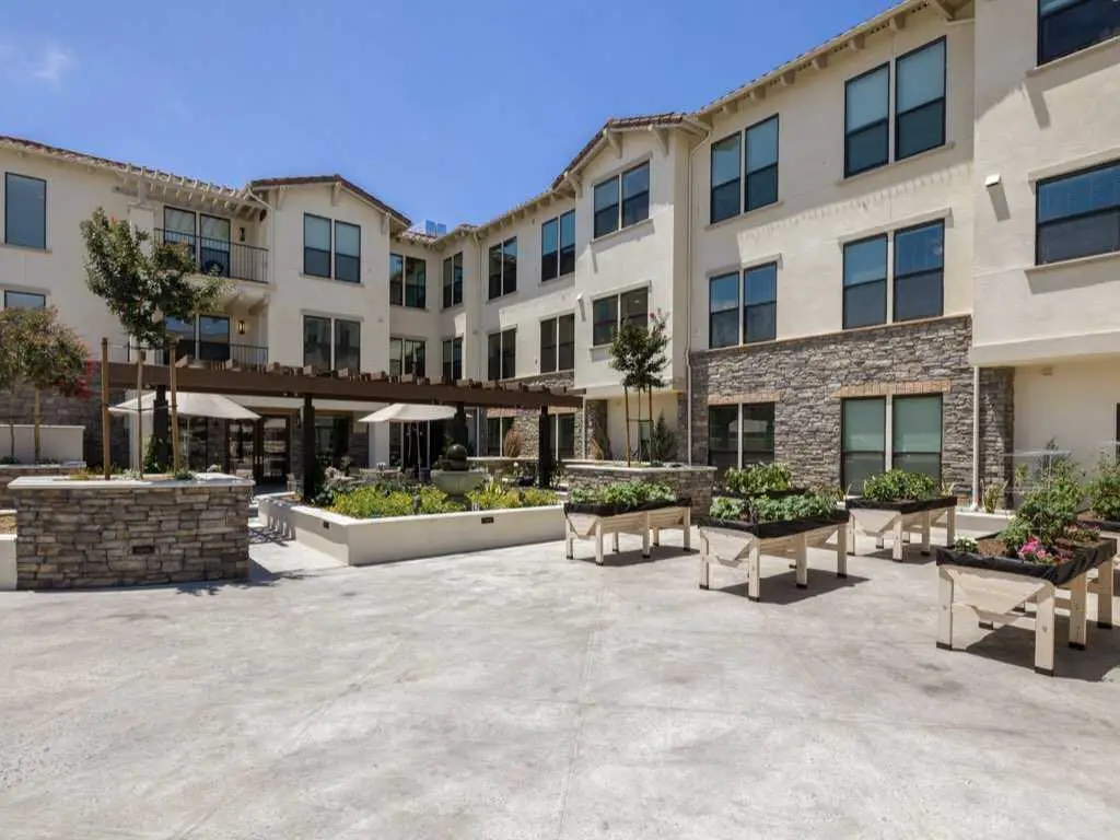 Photo of Oakmont of Huntington Beach, Assisted Living, Huntington Beach, CA 2