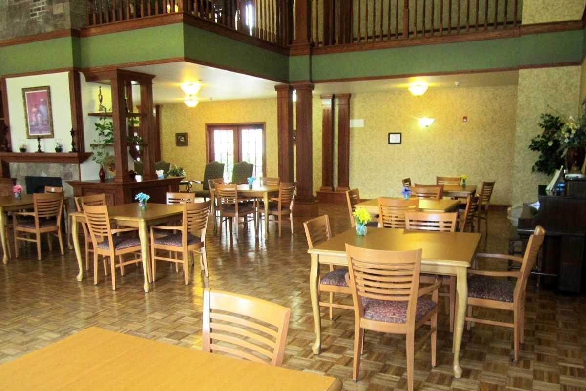 Photo of Courtyard Estates of Canton, Assisted Living, Canton, IL 1