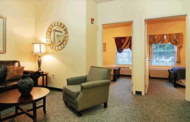 Photo of Elmcroft of Lorain, Assisted Living, Lorain, OH 1