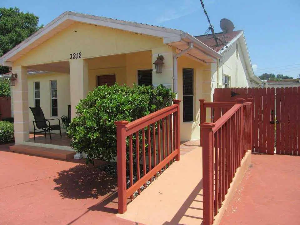 Photo of Casa Loreto Assisted Living Facility, Assisted Living, Tampa, FL 3