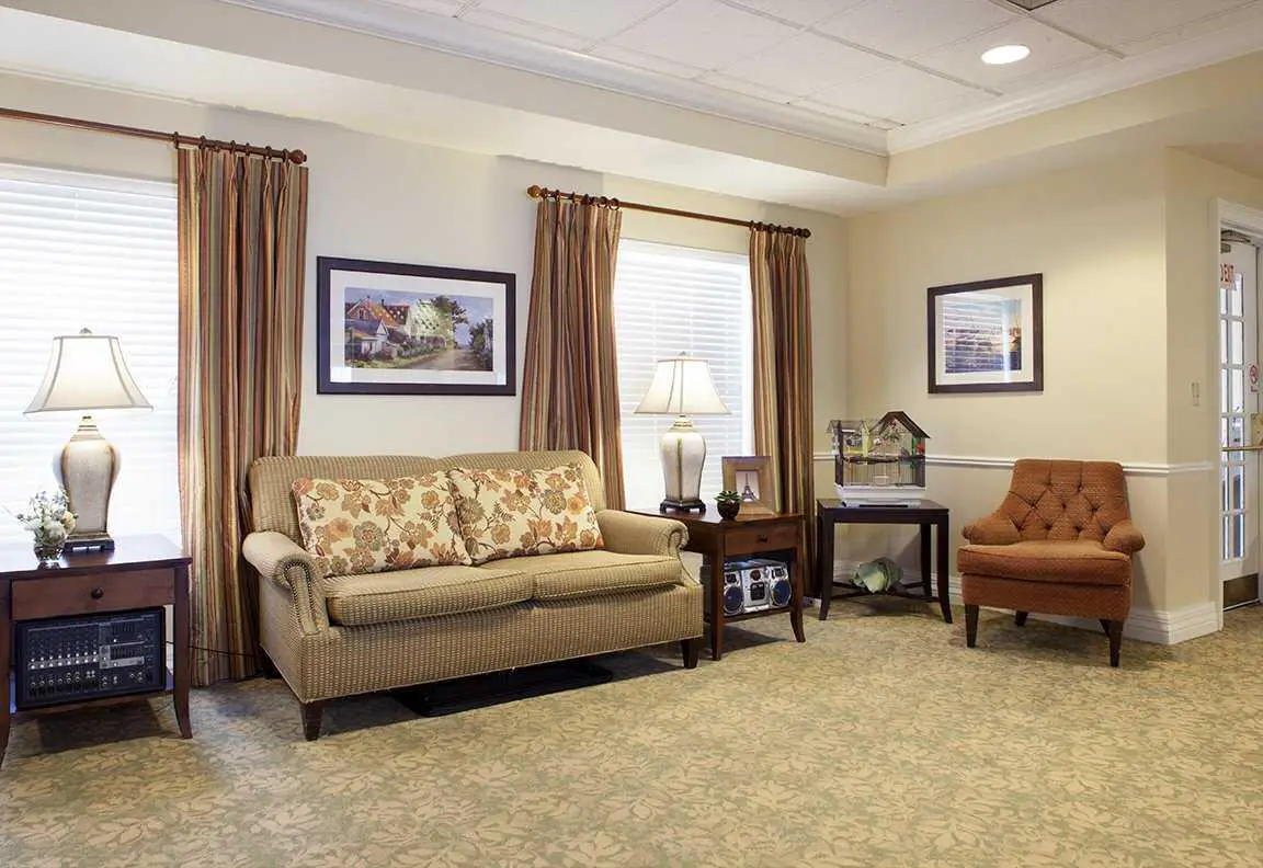 Brighton Gardens of Brentwood Senior Living Community Assisted Living