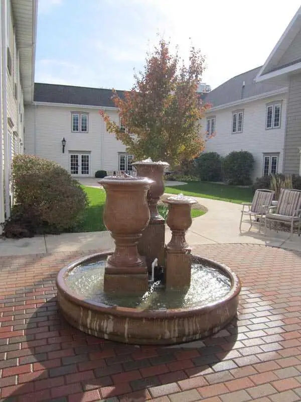 Photo of Courtyard Estates of Farmington, Assisted Living, Farmington, IL 3