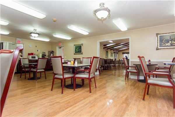 Photo of Fountainbleau Lodge, Assisted Living, Cape Girardeau, MO 7