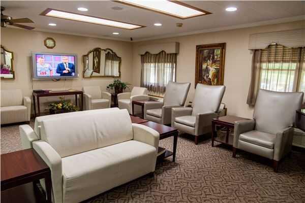 Photo of Fountainbleau Lodge, Assisted Living, Cape Girardeau, MO 9