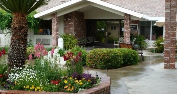 Photo of Sierra View, Assisted Living, Nursing Home, Independent Living, CCRC, Reedley, CA 2