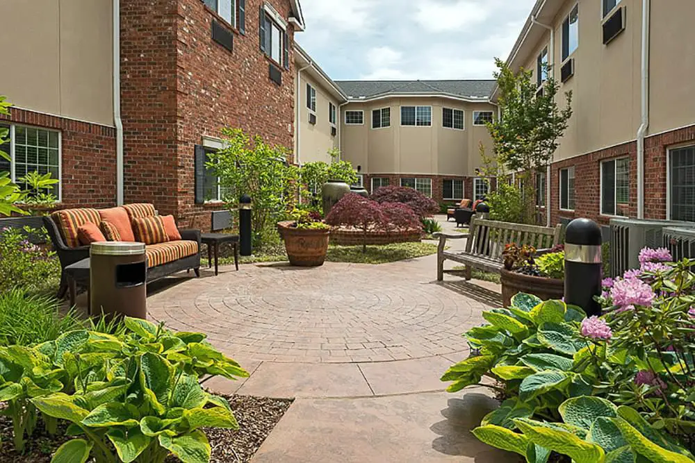 Photo of Lake Pointe Landing, Assisted Living, Nursing Home, Independent Living, CCRC, Hendersonville, NC 12