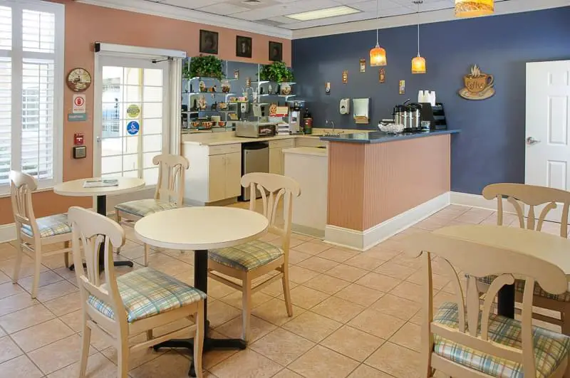 Photo of Life Care Center of Port St. Lucie, Assisted Living, Nursing Home, Independent Living, CCRC, Port St. Lucie, FL 13
