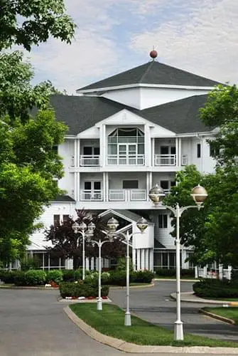 Photo of Loomis Lakeside Retirement Community, Assisted Living, Nursing Home, Independent Living, CCRC, Springfield, MA 8