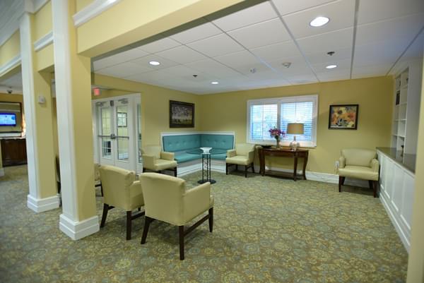 Kirby Pines | Senior Living Community Assisted Living, Nursing Home,  Independent Living, CCRC in Memphis, TN | FindContinuingCare