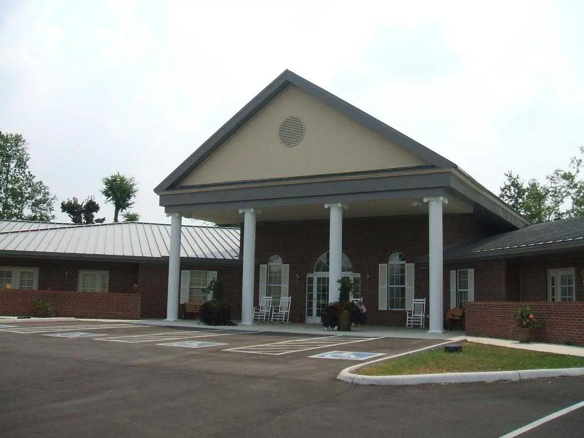 Photo of Trousdale Senior Living Center, Assisted Living, Hartsville, TN 1