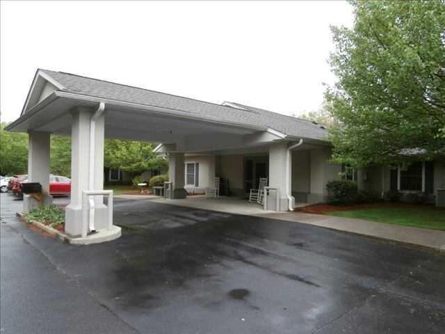 Photo of Twelve Oaks, Assisted Living, Mount Airy, NC 4