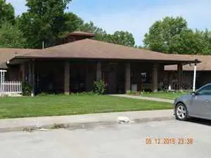 Photo of Royal Oaks Residence, Assisted Living, Sweet Springs, MO 1