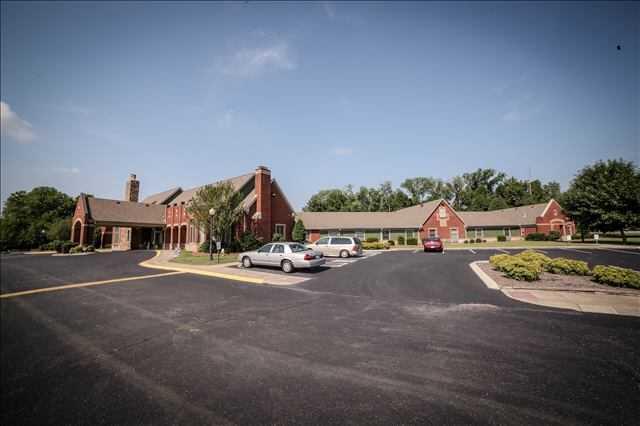 Photo of Hearthside at Castle Heights, Assisted Living, Lebanon, TN 1