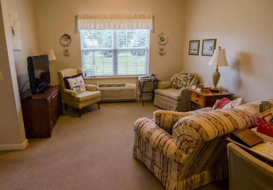 Photo of Edgewater Place, Assisted Living, Plain City, OH 3