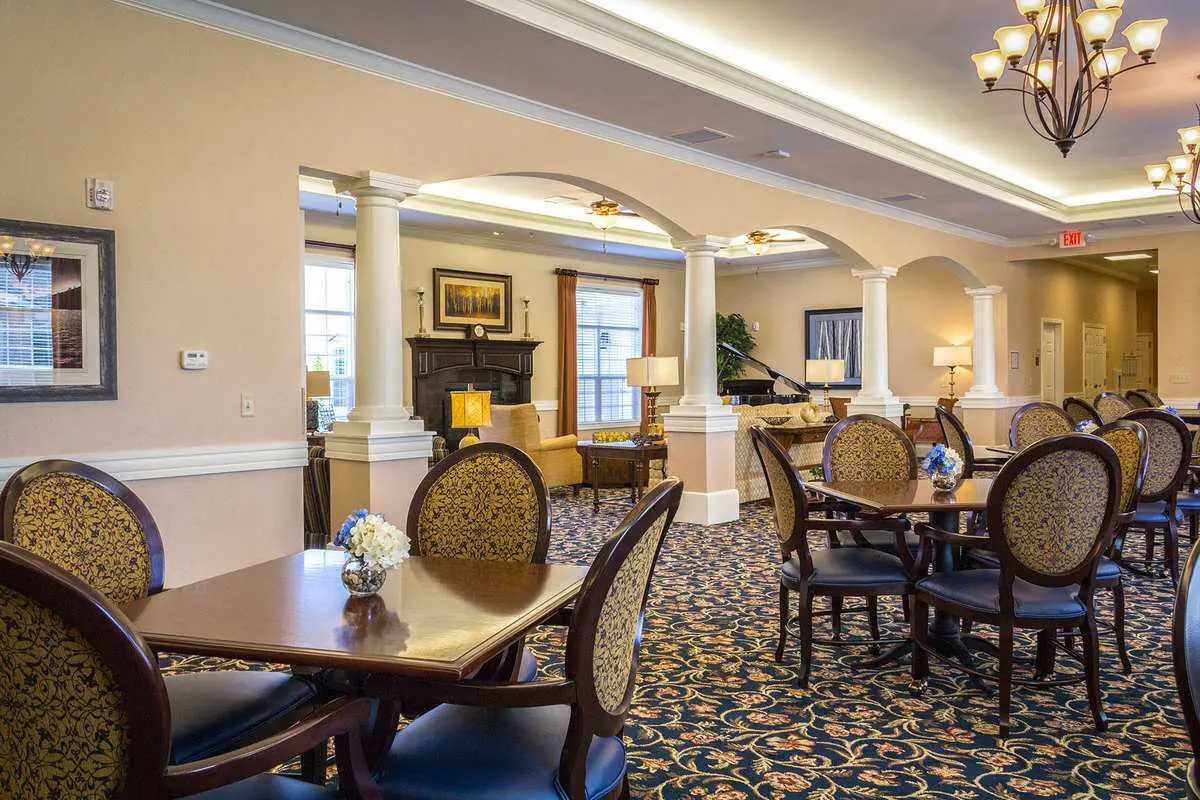 Photo of Benton House of Blue Springs, Assisted Living, Memory Care, Blue Springs, MO 3
