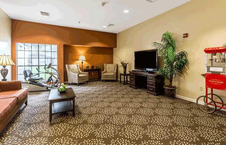 Photo of Elmcroft of Victoria, Assisted Living, Victoria, TX 4