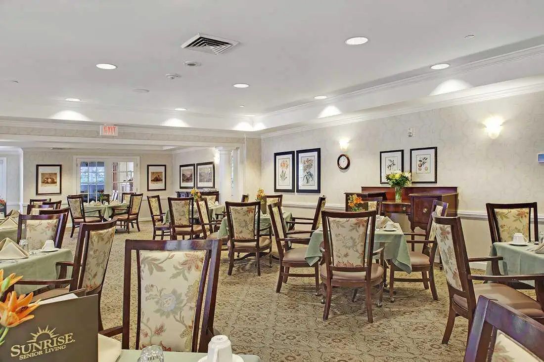 Photo of Sunrise of Willowbrook, Assisted Living, Willowbrook, IL 8