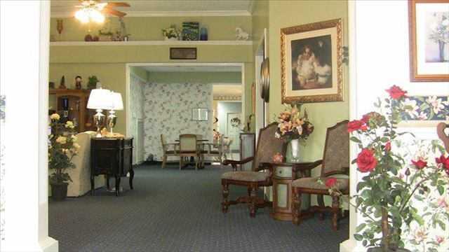 Photo of Carriage House Inn, Assisted Living, Shelbyville, TN 3