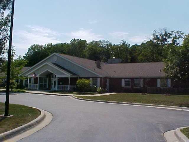 Arden Courts of Northbrook Senior Living Community Assisted Living in Arden Courts of Northbrook Senior Living Community Assisted Living in