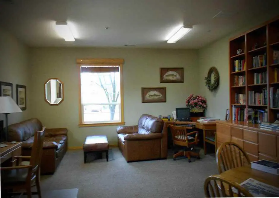 Photo of Laurel Pines Retirement Lodge, Assisted Living, White City, OR 3