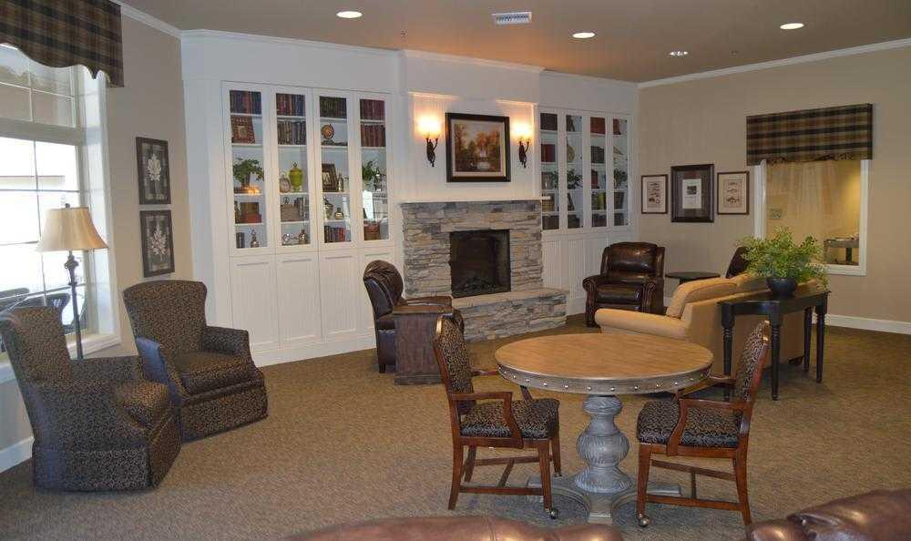 Colonial Gardens Alzheimer's Special Care Center | Senior Living