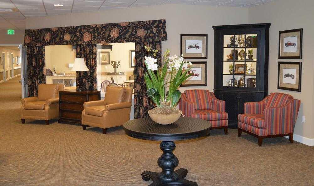 Colonial Gardens Alzheimer's Special Care Center | Senior Living