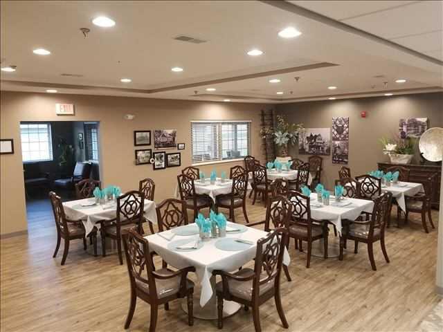 Photo of Weller Place Retirement Center, Assisted Living, Macon, MO 1