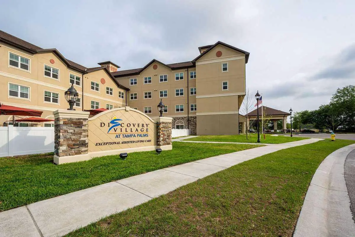 Discovery Village At Tampa Palms | Senior Living Community Assisted ...