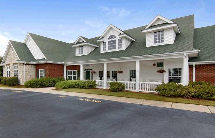 Photo of Elmcroft of Southern Pines, Assisted Living, Southern Pines, NC 3