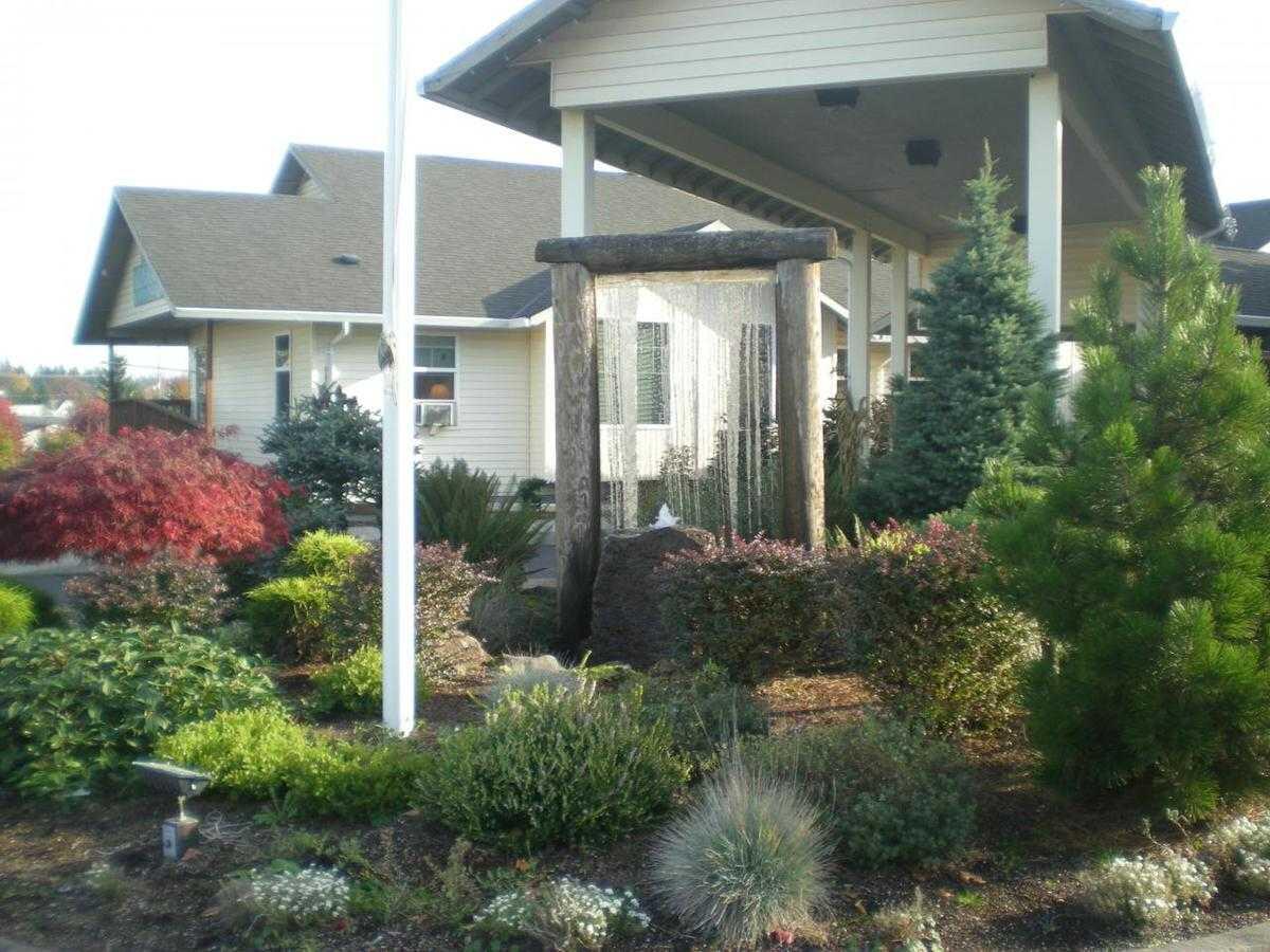 Photo of Meadows Courtyard, Assisted Living, Oregon City, OR 1