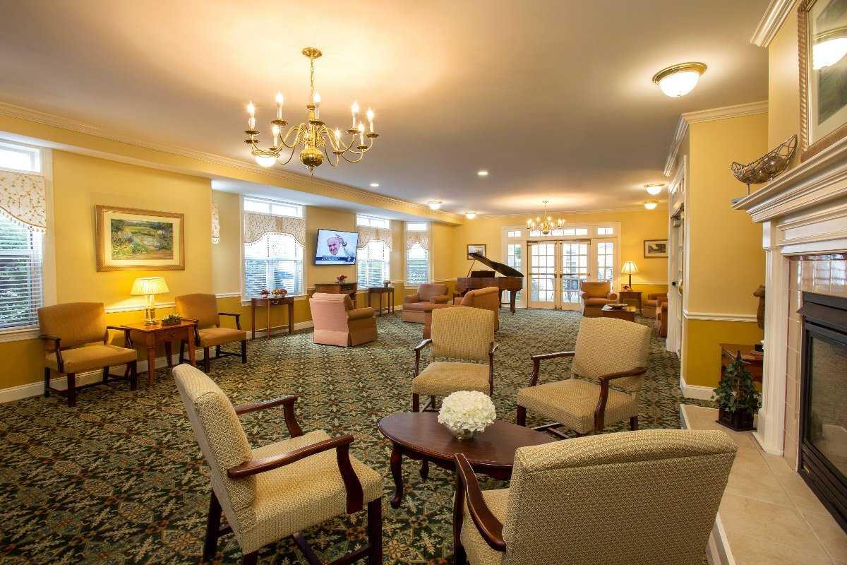 Photo of Benchmark Senior Living at Forge Hill, Assisted Living, Franklin, MA 5